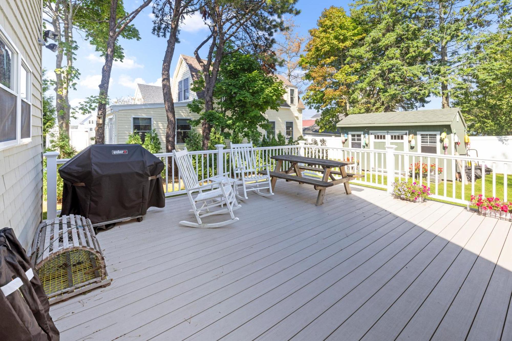 Pine Point Beach House With Deck, Fire Pit & Porch Скарборо Екстер'єр фото
