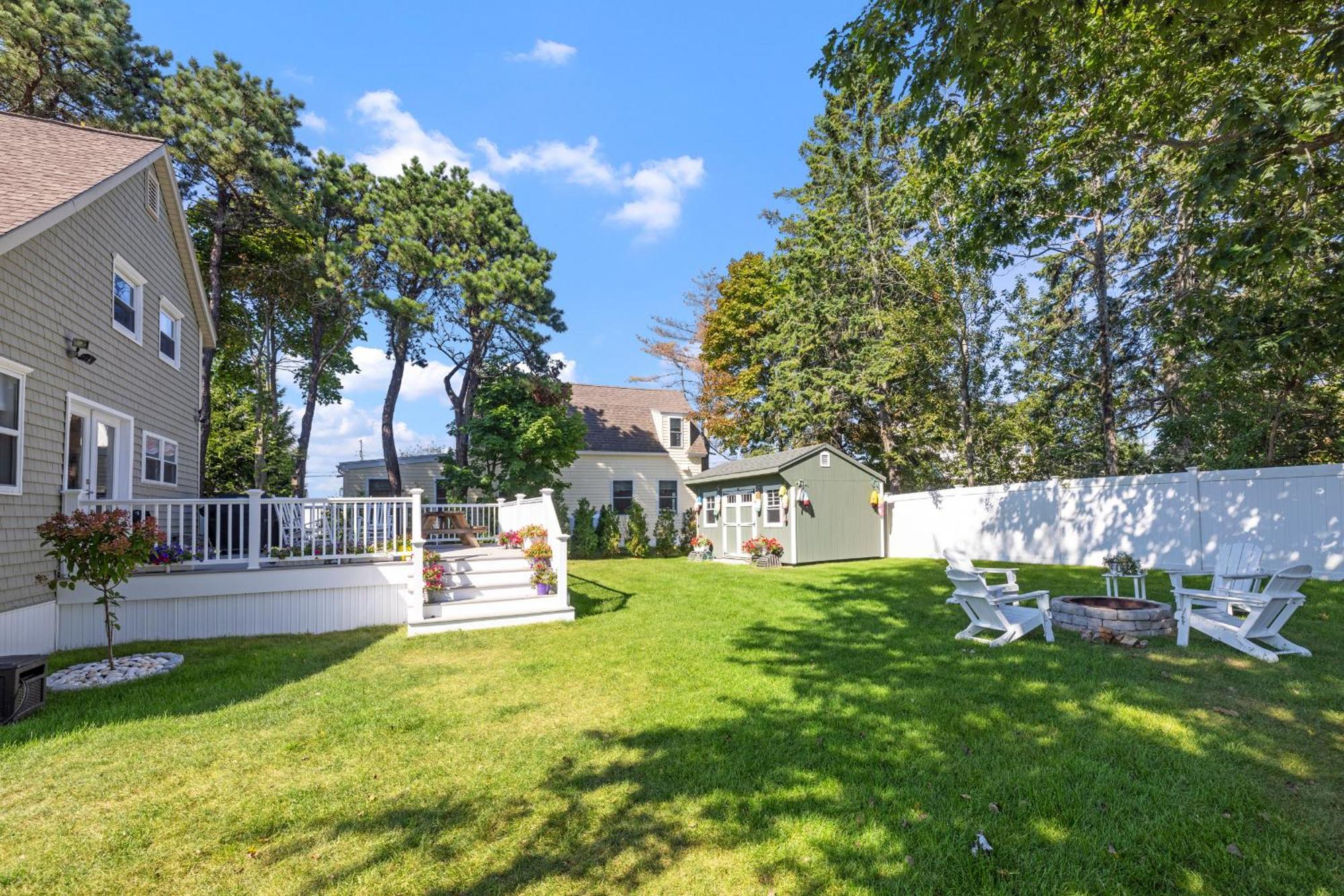 Pine Point Beach House With Deck, Fire Pit & Porch Скарборо Екстер'єр фото